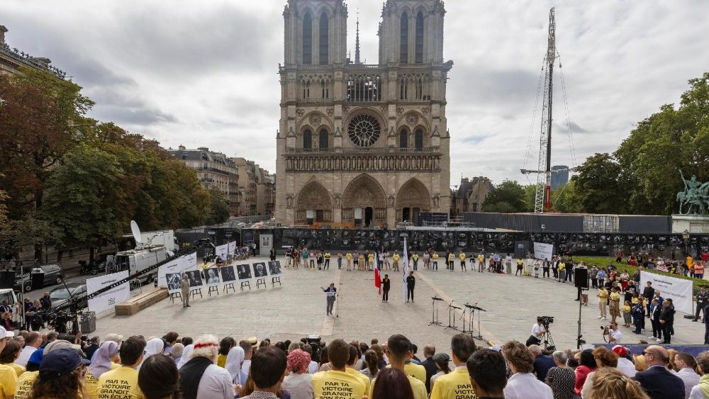 Interfaith meeting outside Notre Dame at the occasion of the Paris Olympics