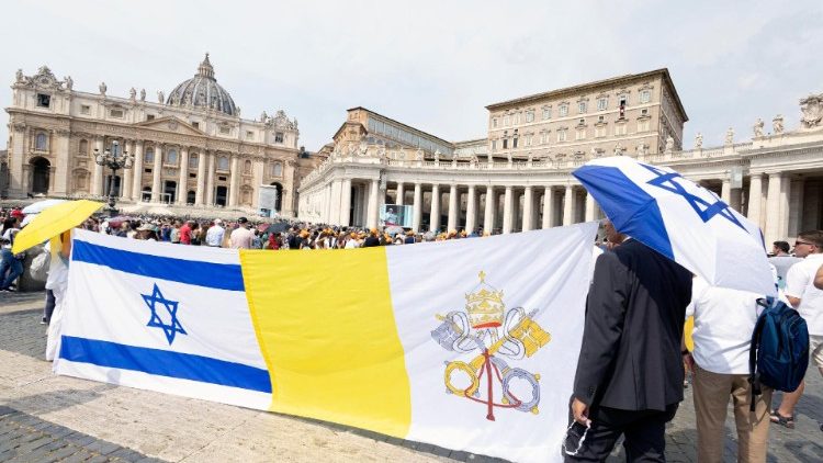 Паломники на площади Святого Петра