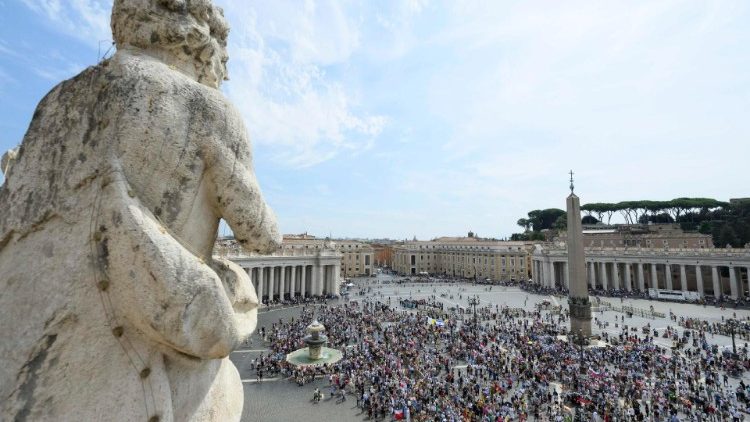 Паломники на площади Святого Петра