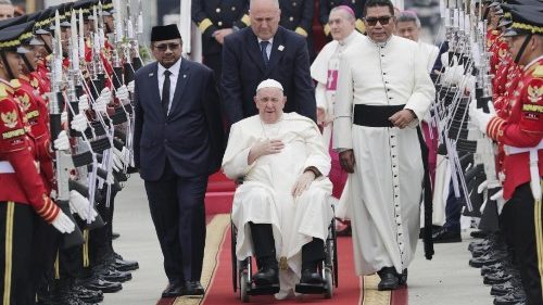 Il Papa è arrivato in Indonesia. Inizia il 45.mo viaggio apostolico di Francesco