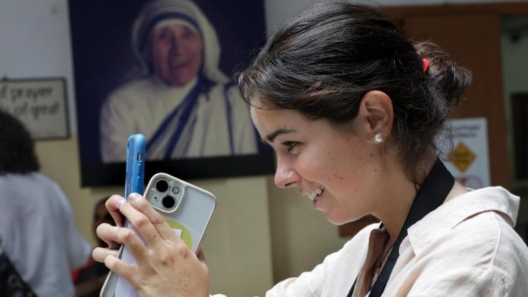 Vijana wawe ni mashuhuda wa huruma na upendo wa Mungu