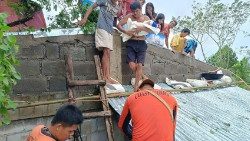 Tropical storm Trami affects Philippines provinces