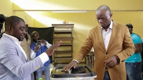 Gabun: Neue Verfassung ist beschlossen