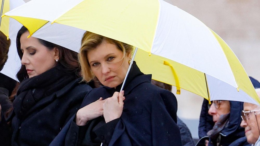 Алена Зяленская падчас агульнай аўдыенцыі на плошчы святога Пятра