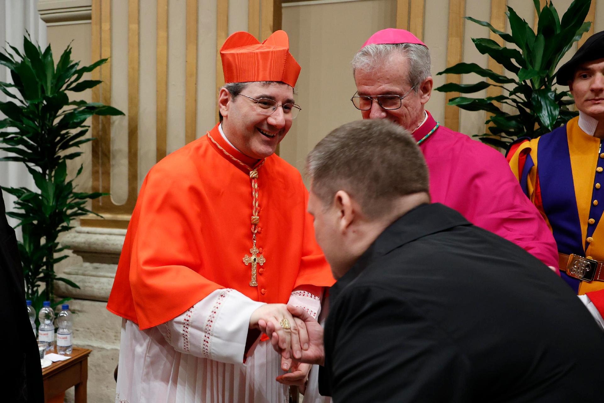 el cardenal Frank Leo 