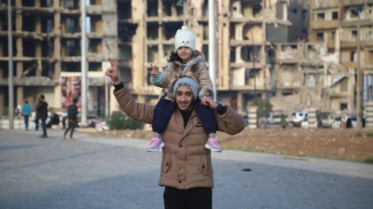 Jubel in Homs &uuml;ber das Ende des Assad-Regimes