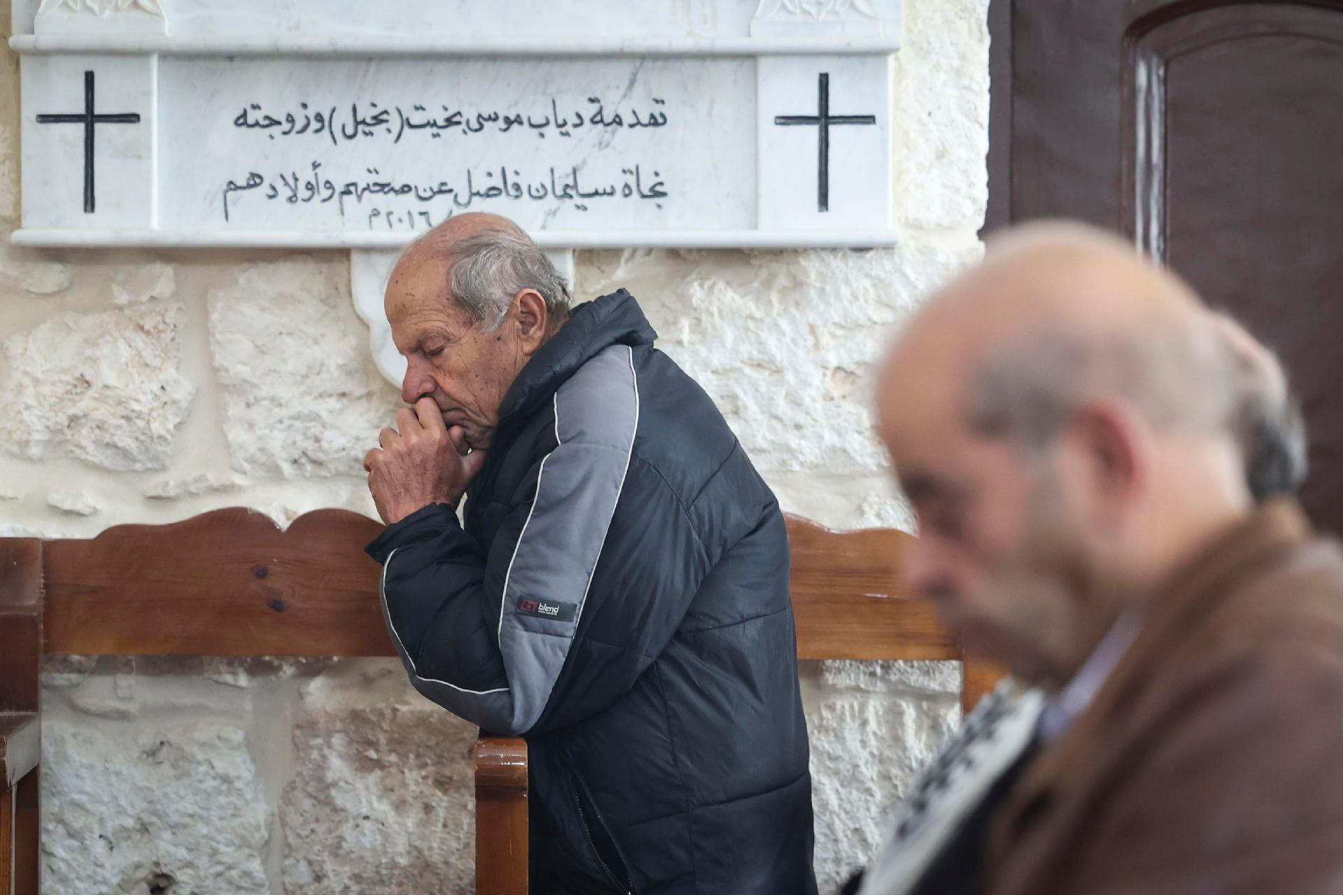 Хрысціяне-сірыйцы падчас набажэнства ў старажытным горадзе Маалюля, адным з апошніх месцаў у свеце, дзе дагэтуль размаўляюць на арамейскай мове. 55 км ад Дамаска..