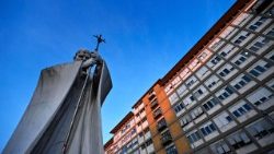 உரோம் ஜெமெல்லி மருத்துவமனை  