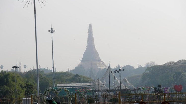 മ്യാന്മറിലെ യാങ്കോൺ നഗരത്തിന്റെ ഒരു ദൃശ്യം