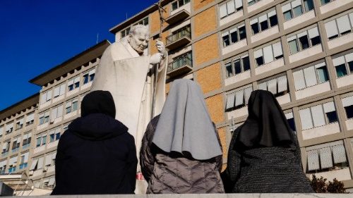 Пантыфік правёў спакойную ноч, адпачыў і працягвае лячэнне