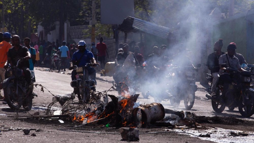 Haiti protest turns deadly as vigilantes target gang members