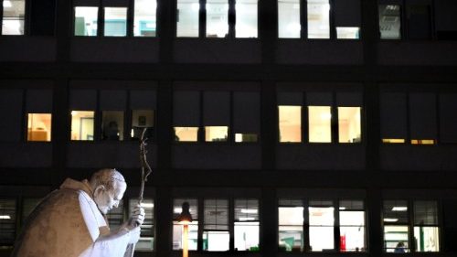 Стан здароўя Папы паляпшаецца, але прагноз застаецца асцярожным