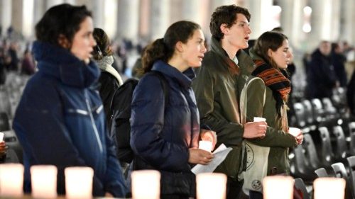 Папа Франциск возобновил работу