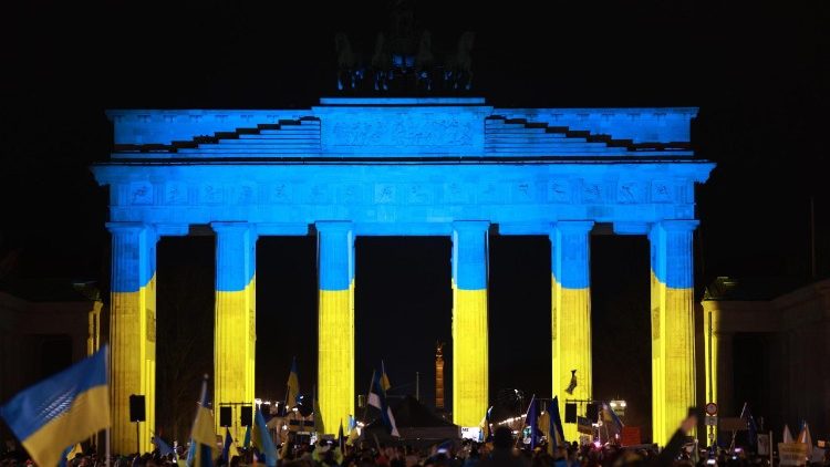 Colloqui Mosca-Usa per la tregua in Ucraina e una soluzione al conflitto: cauto ottimismo del Cremlino 