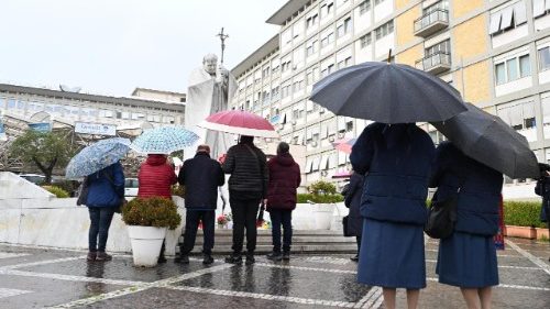 教皇、穏やかに夜を過ごされる