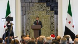 Ahmedas Al-Sharaa kalba Nacionalinėje dialogo konferencijoje (2025 m. vasario 25 d, Damaskas)