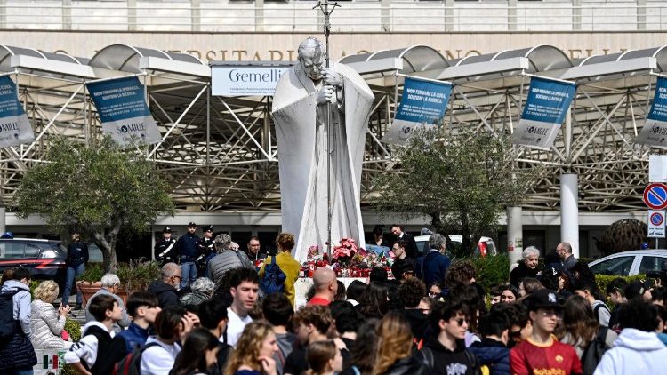 Afya ya Baba Mtakatifu Francisko inaendelea kuimarika