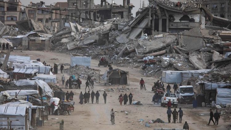 Cảnh đổ nát tại Gaza do bom đạn của Israel