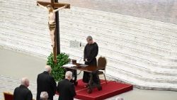 Father Robert Pasolini, OFM Cap., leads the Lenten mediation in the Paul VI Hall