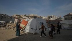 Những túp lều của người dân Gaza di tản 