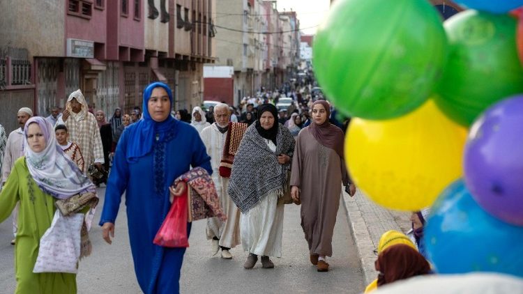 Waamini wa dini ya Kiislam wakisherehekea Eid El Fitri