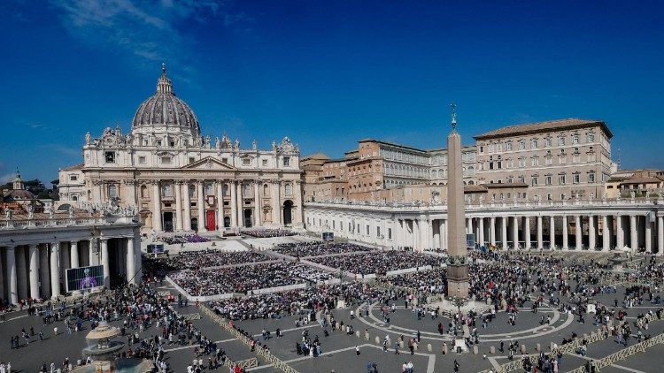 புனித பேதுரு பெருங்கோவில் வளாகம் 