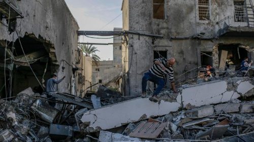 Gaza, Israel ataca el hospital Ahli. La condena del arzobispo anglicano