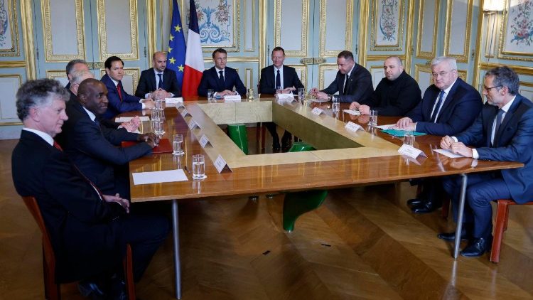 US envoys Rubio, Witkoff visit Paris