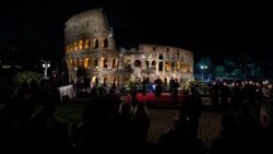 ദുഃഖവെള്ളിയാഴ്ച (18/04/25) റോമിലെ കൊളോസിയത്തിൽ കുരിശിൻറെ വഴി