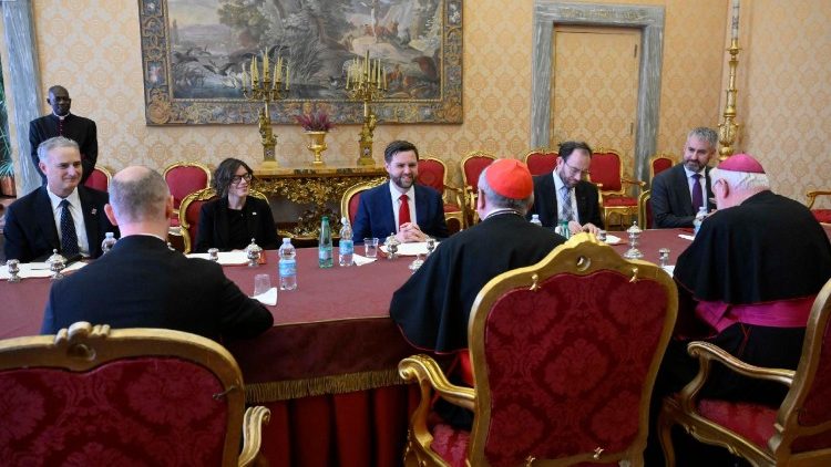 Popiežiaus valstybės sekretorius priėmė JAV viceprezidentą