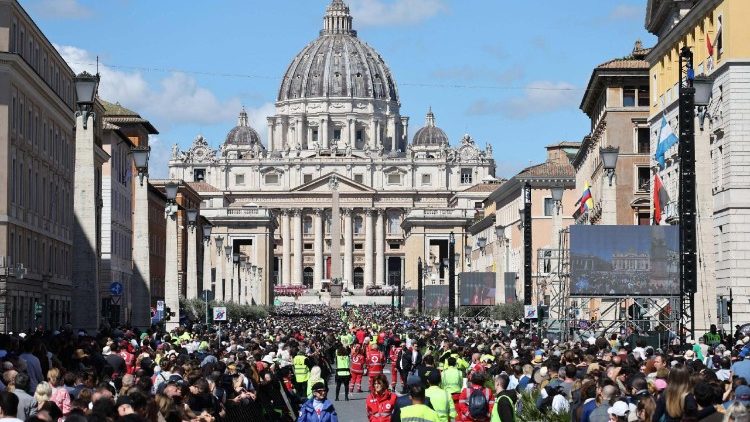 Mazishi ya Papa Francisko limewagusa watu kutoka medani mbalimbali