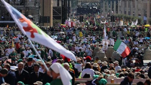 कार्डिनल परोलीनः करूणा हमें विश्वास के केन्द्र में लाती है