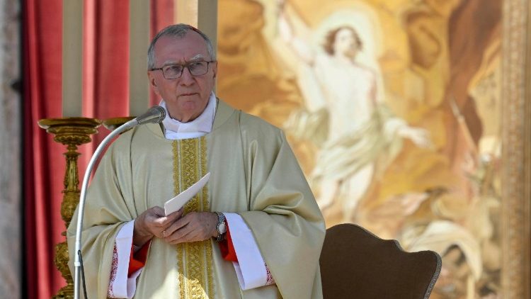 Papa: Parolin celebra a Piazza S.Pietro seconda messa 'novendiali'