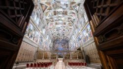 A Sixtus-kápolna ajtaja bezárul