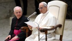 संत पापा लियो 14वें ने संत पापा पॉल षष्टम हॉल में करीब तीन हजार मीडिया पेशेवरों से मुलाक़ात की 