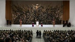 Az első nagy találkozó az újságírókkal 