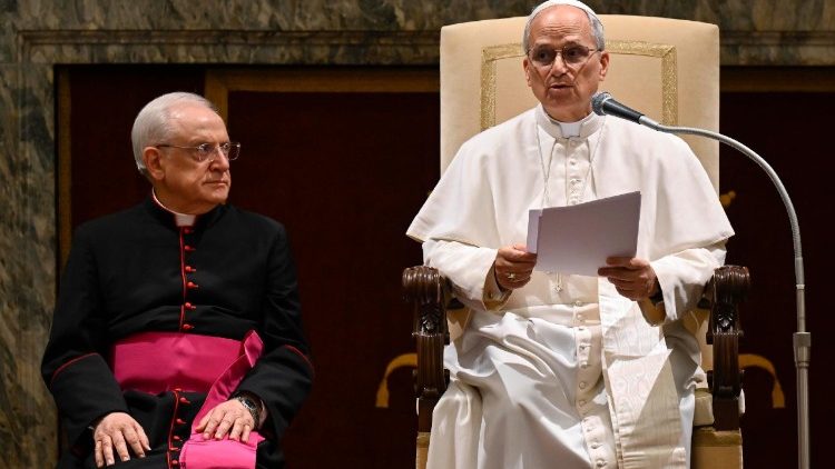 Il Papa parla al Corpo diplomatico