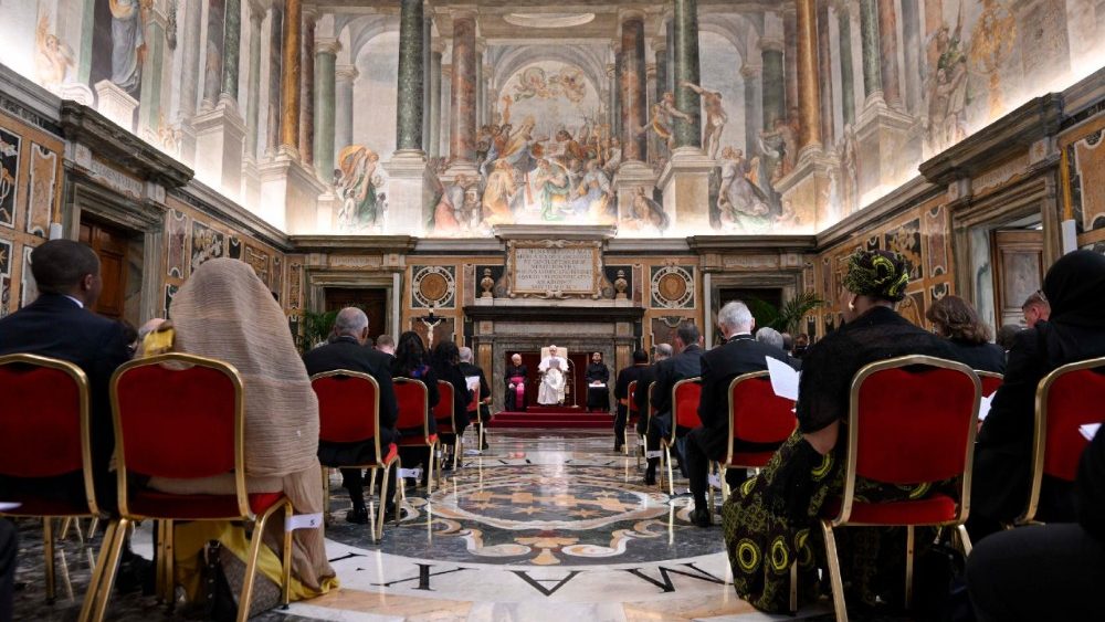 Il Papa, per la pace fondamentale il dialogo interreligioso