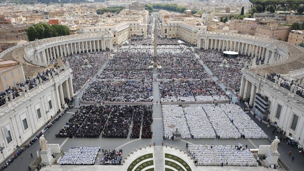 SCATTIDELGIORNO - Insediamento di papa Leone XIV, veduta dall'alto