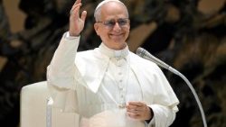 ലിയൊ പതിനാലാമൻ പാപ്പാ, വത്തിക്കാൻ ജീവനക്കാരെ അഭിവാദ്യം ചെയ്യുന്നു, 24/05/25