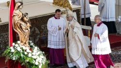 திருப்பலியின்போது திருத்தந்தை 14-ஆம் லியோ 