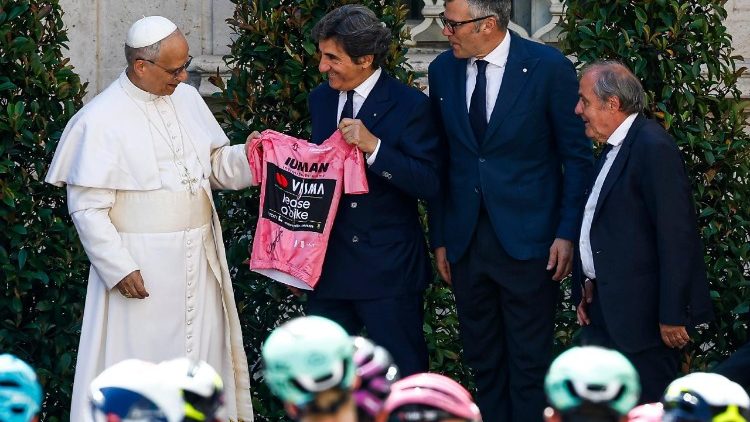 जीरो दितालिया के साइकिल चालकों की  सन्त पापा लियो से भेंट,  01.06.2025