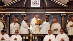 Mgr Paul Richard Gallagher, secrétaire du Saint-Siège pour les Relations avec les États et les organisations internationales, a célébré une messe en la cathédrale de La Havane, le 4 juin 2025. 