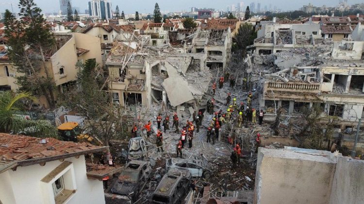 La distruzione degli attacchi fra Israele e Iran 