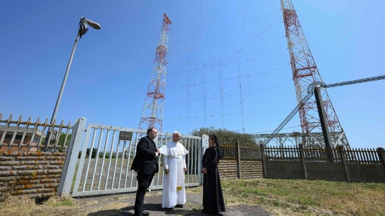 During Pope Leo's visit, the Press Office note stated, he inquired about the operation of the antennas, broadcasts, and the digital disaster recovery system.