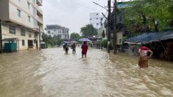 மழை வெள்ளத்தால் சூழப்பட்டுள்ள மியான்மார்