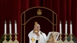 Il Papa in Laterano per messa e processione Corpus Domini