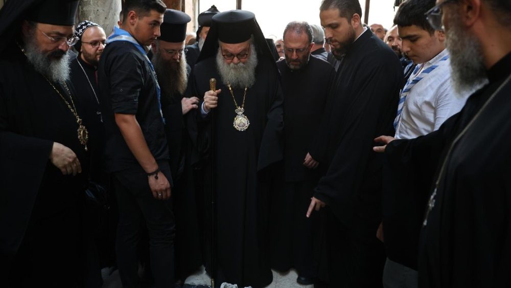 Vigil, prayers for victims of suicide bombing at Damascus church