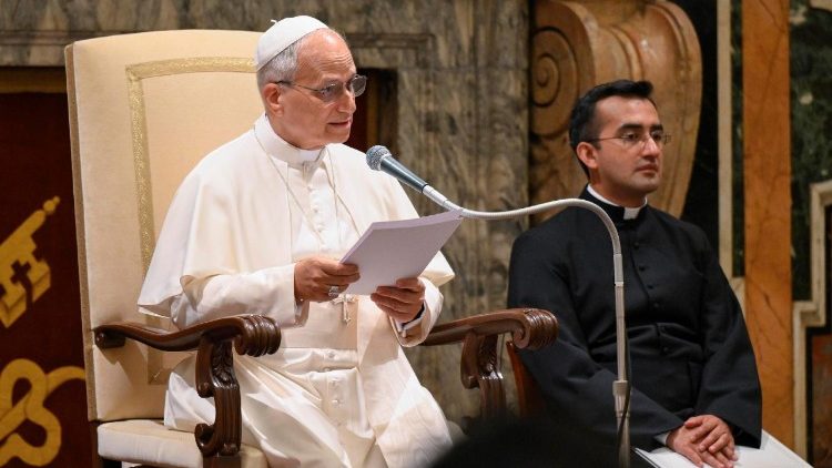 உரையாற்றும் திருத்தந்தை பதினான்காம் லியோ 