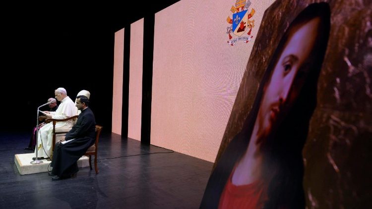 Il Papa a Auditorium Conciliazione per incontro con sacerdoti